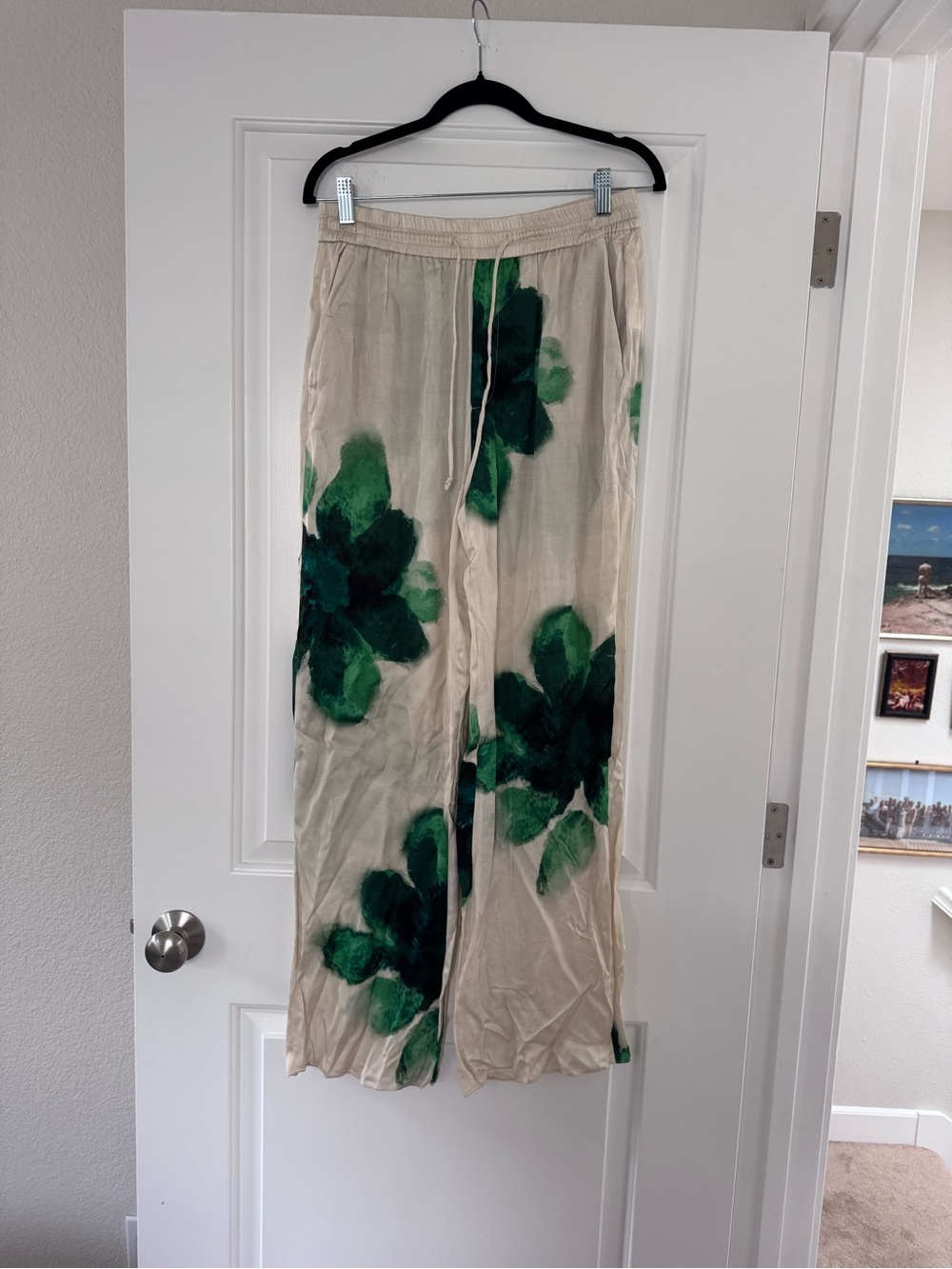 Zara Cream Wide-Leg Pants with Green Floral Print - Picture 3 of 5